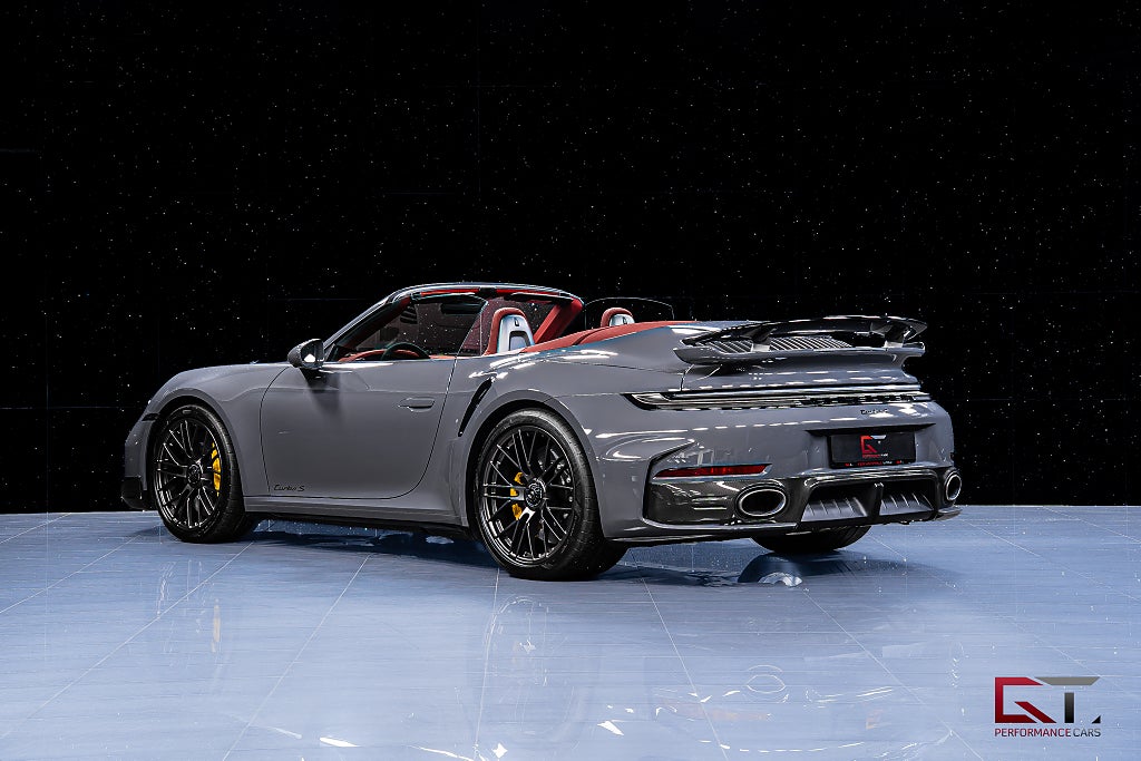 Porsche 911 992.2 Turbo S Cab MOMS Full Carbon Burmester Lift ACC