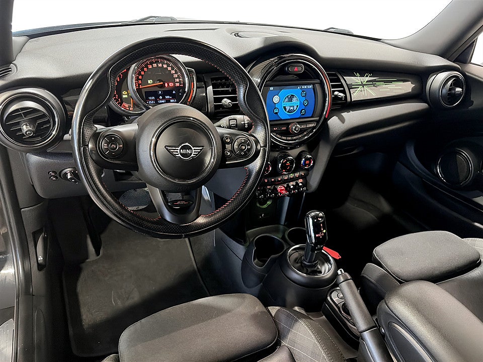 Bild på MINI Cooper S 3D 192hk Aut P-SENSORER FARTHÅLLARE KEYLESS