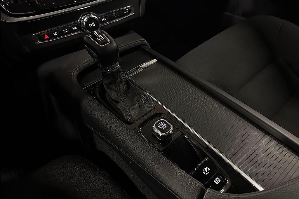 Volvo V90 D4 Momentum SE, Drag, Kamrem bytt, Nyservad, 4,99% RÄNTA