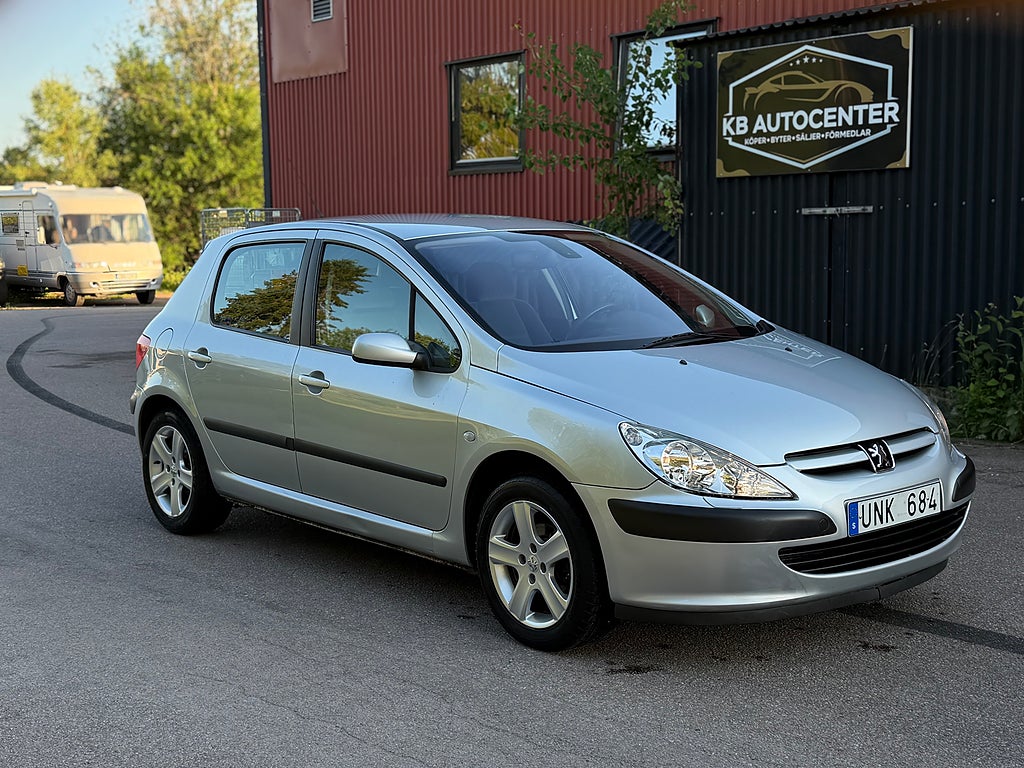 Peugeot 307 5-dörrar 1.6 XT/Låg mil/Stor service/2 Ägare/NYBESIK