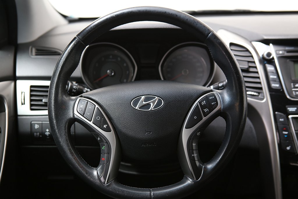 Hyundai i30 1,6 GDI 135hk Business Kombi Nybesiktad 2013