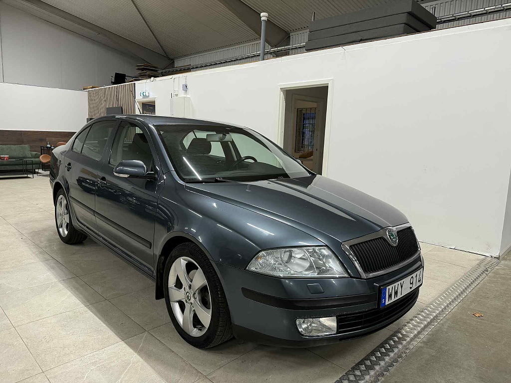 Skoda Octavia 2.0 FSI * Automat * 1 ÄGARE * 7200 Mil 
