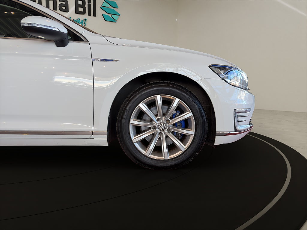 Volkswagen Passat 2019 - miniatyr 13