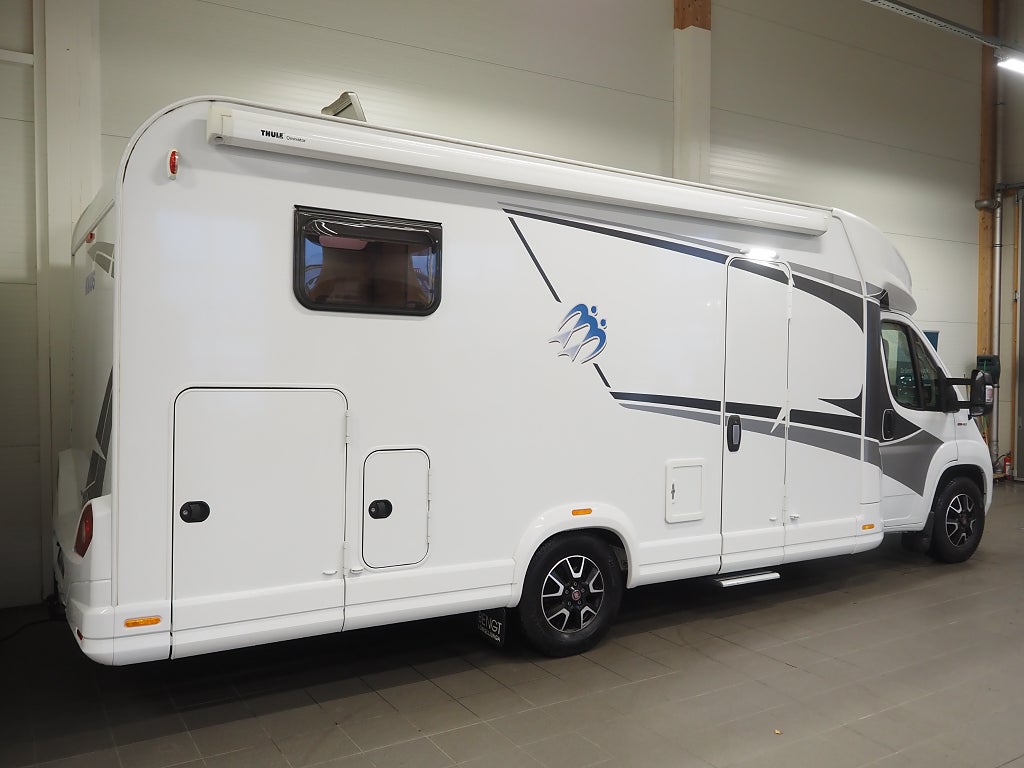 Knaus Live Wave 700 MEG Dragkrok AC Solcell Aut