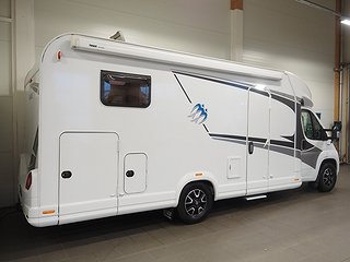 Husbil-halvintegrerad Knaus Live Wave 700 MEG 4 av 20