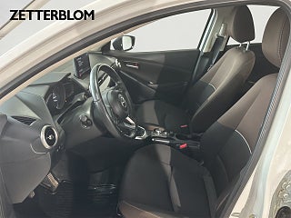 Halvkombi Mazda 2 14 av 15