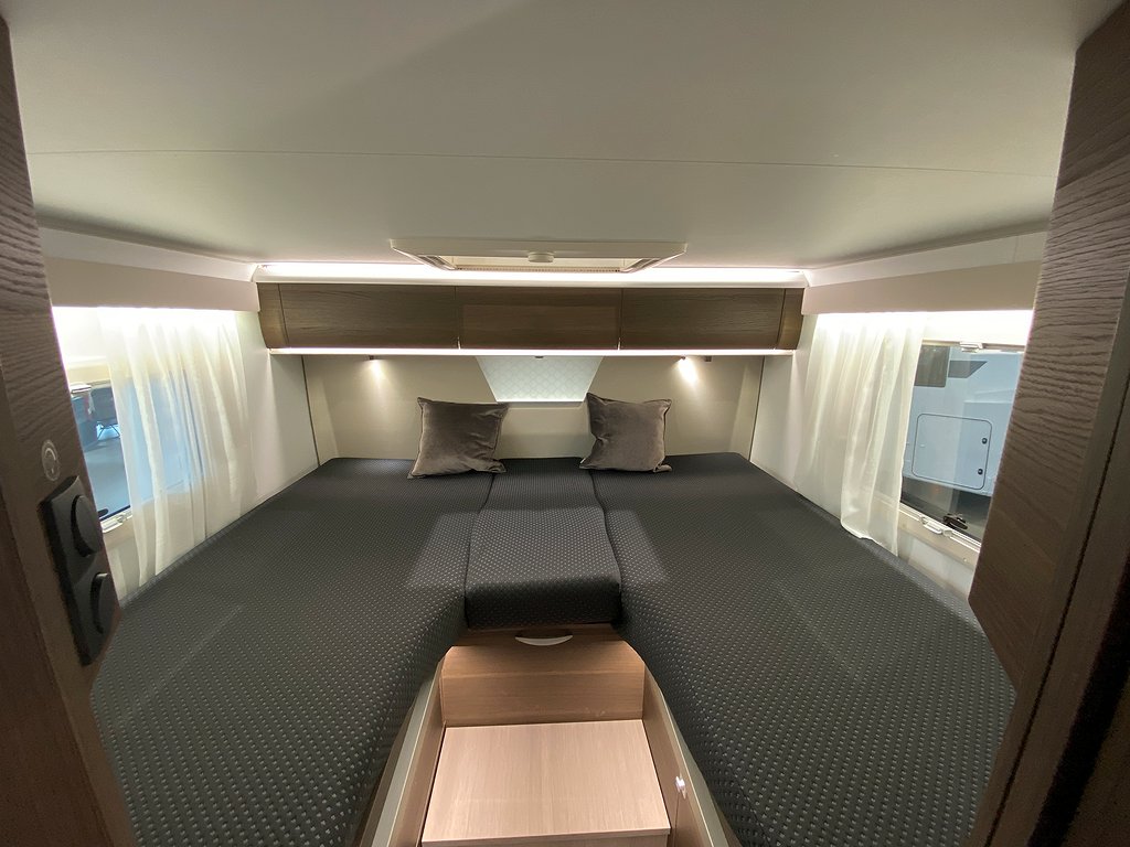 Adria Matrix Supreme 670 SL / Taksäng / Alde / Aut 180hk/Ugn - Adria