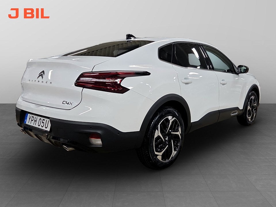 Bild på Citroën C4 X Shine Exclusive 1.2 PT 130hk Aut - GLASTAK,HIFI,360-KAMERA