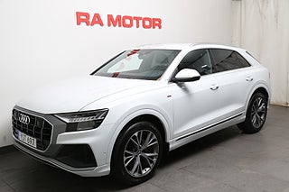 SUV Audi Q8 1 av 28