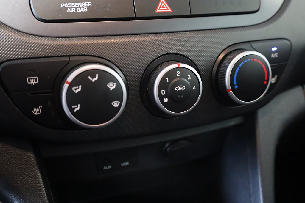 Hyundai i10 1.0 blue 67HK Comfort Rattvärme AUX USB 2018