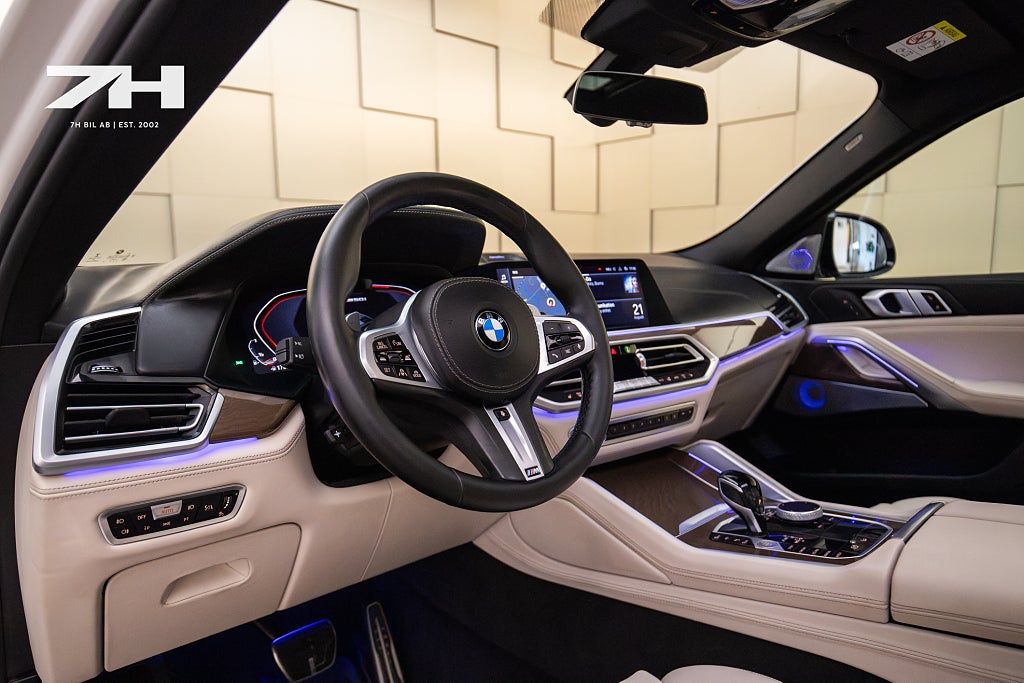 BMW X6 M50i V8 / Pano / Drag / B&W / HuD / Värmare / Night Vis