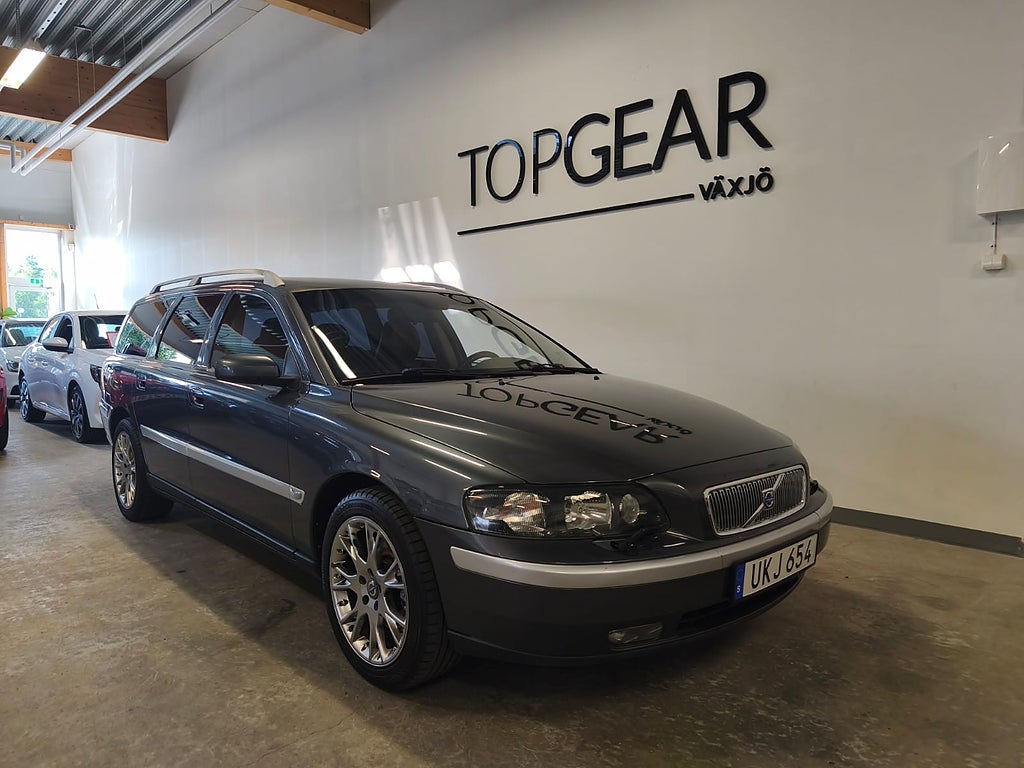 Volvo V70 2.5T Dragkrok Välvårdad