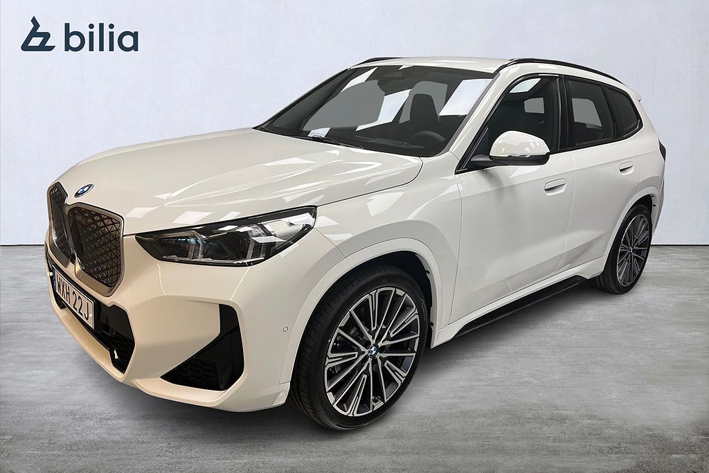 BMW iX1 xDrive30 M-Sport/360°/HuD/ACC/Drag