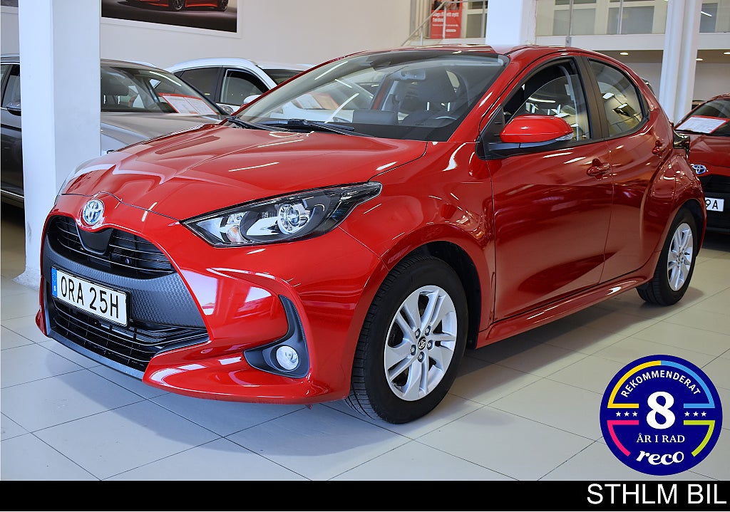 Toyota Yaris Hybrid CVT Active B-kamera Rattvärme 3.45% Ränta Moms
