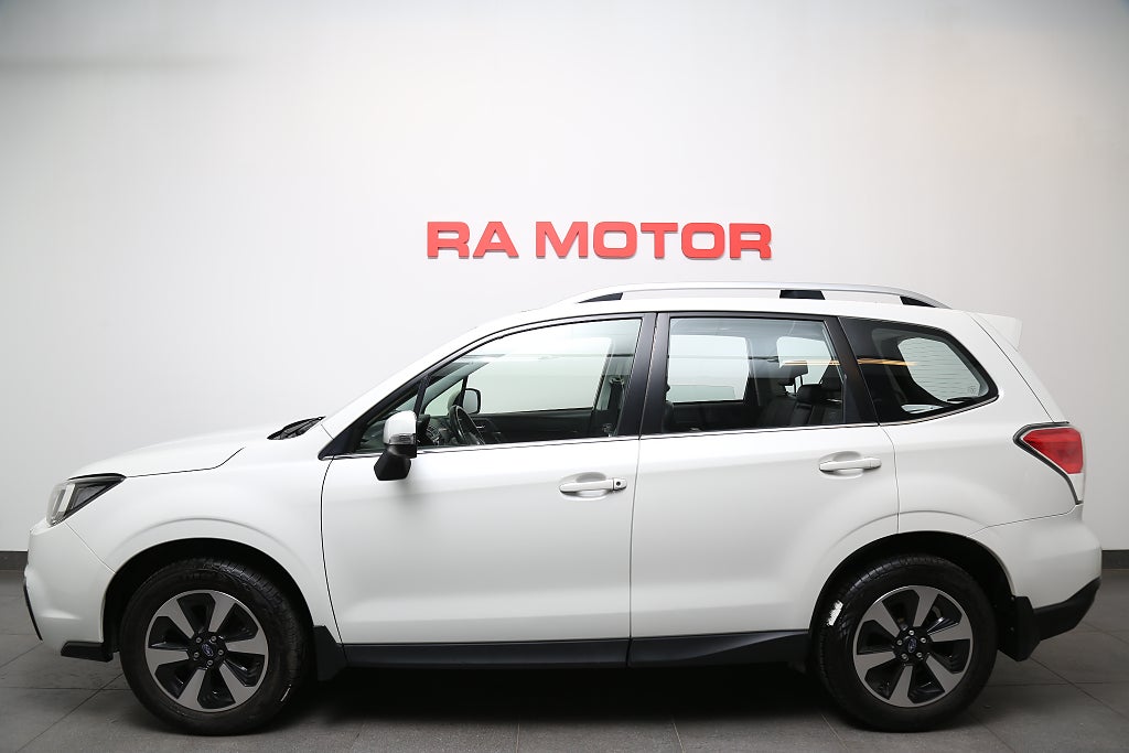 Subaru Forester 2,0D 147hk XE AWD Aut Panorama Skinn Drag 2016