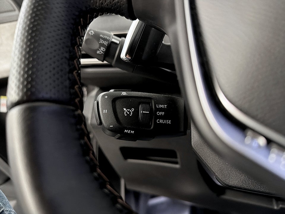 Bild på Peugeot 5008 GT 1.2 PT 130hk Aut 7-SITS B-KAMERA CARPLAY