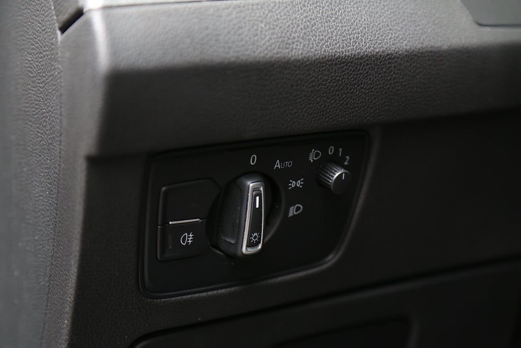 Volkswagen Passat 2,0 TDI 150hk Sportscombi Värmare Dragkrok