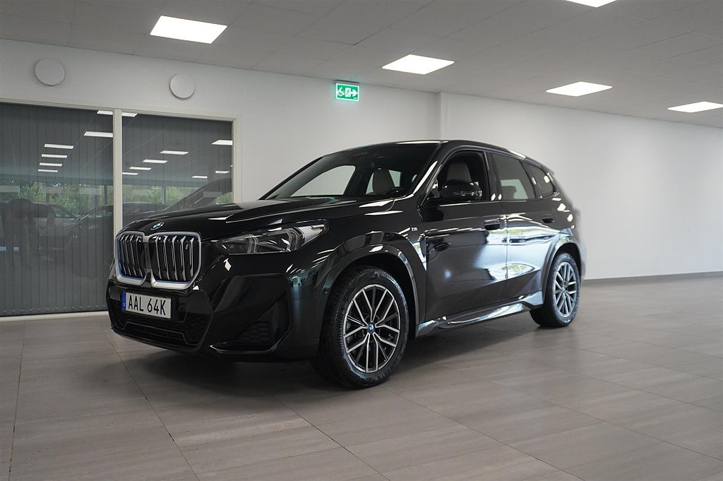 BMW iX1 xDrive30 M Sport Headup PA Keyless Drag | Ränta 3,95%
