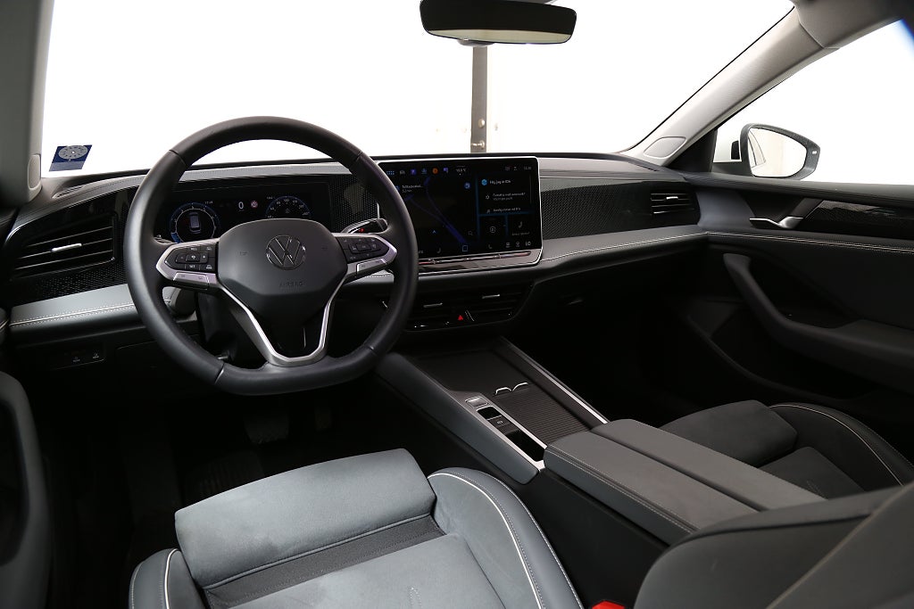 Volkswagen Passat Sportscombi 1,5 eTSI Business Värmare Drag 2025