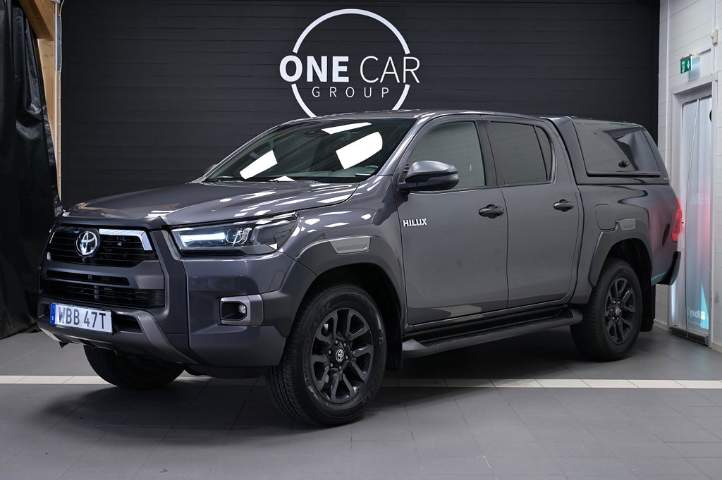 Toyota Hilux 2.8 4WD Invincible MOMS Värmare Diff JBL Nyserv Nybes