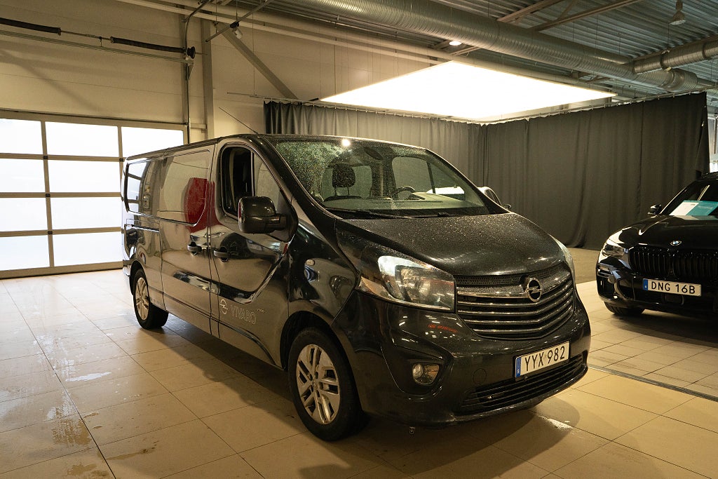Opel Vivaro 6-sits Dubbelhytt LÅNG L2 D-VÄRMARE KAMERA 1-ÄGARE