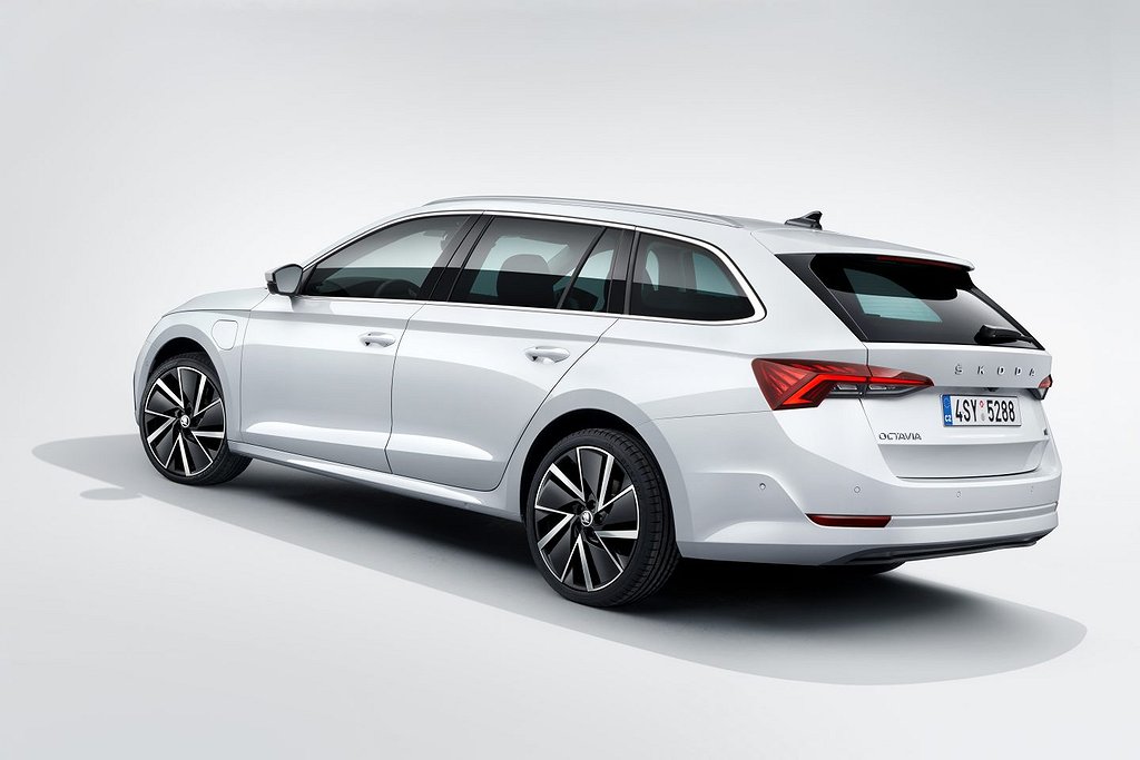 Skoda Octavia Plug-In Hybrid 204HK Ambition snabb leverans