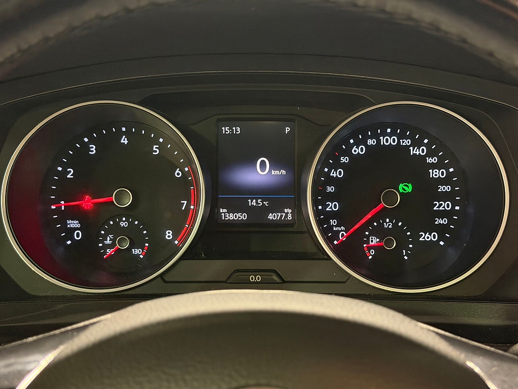 Volkswagen Tiguan TSI 150hk DSG 4M R-Line | Drag | Värmare | Kamera |