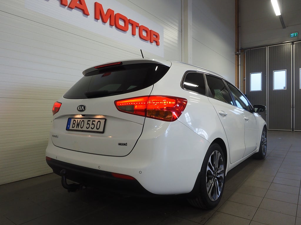 Kia Ceed _sw 1.6 CRDi 128hk Pano Kamera Navi Drag El-Stol M-Värm 2015