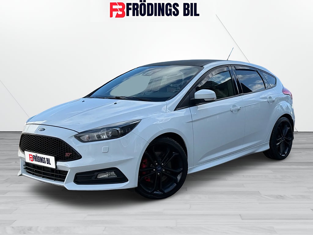 Ford Focus ST-3 2.0 250hk Kamera/Navi/Keyless/1.95%