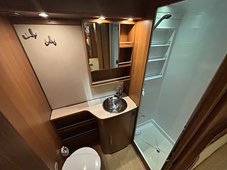 Husbil-halvintegrerad Kabe ROYAL 880 LT 25 av 33