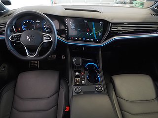 SUV Volkswagen Touareg 16 av 27