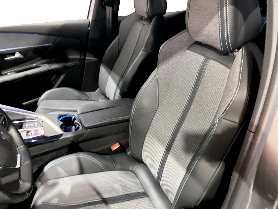 Bild på Peugeot 3008 Allure 1.2 PT 130hk Aut B-KAMERA CARPLAY