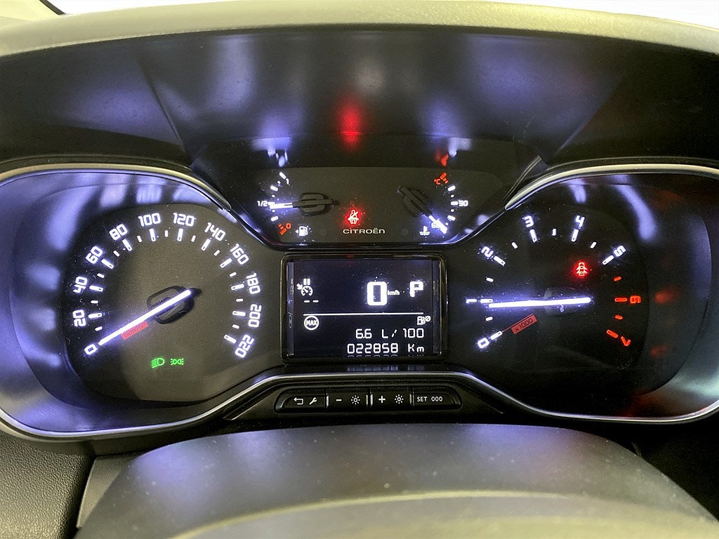 Bild på Citroën C3 Aircross Shine 1.2 PT 130hk Aut - CARPLAY,FARTHÅLLARE