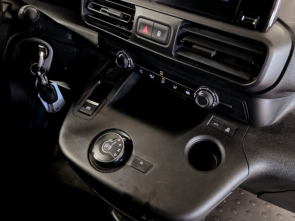 Bild på Peugeot Partner PRO 1.5 BHDi 130hk Aut L1 DRAG BLUETOOTH