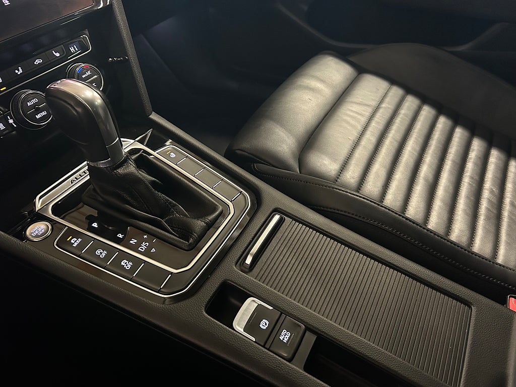 Volkswagen Passat Alltrack 2.0 TDI 4M Cockpit D-Värm Drag 2018