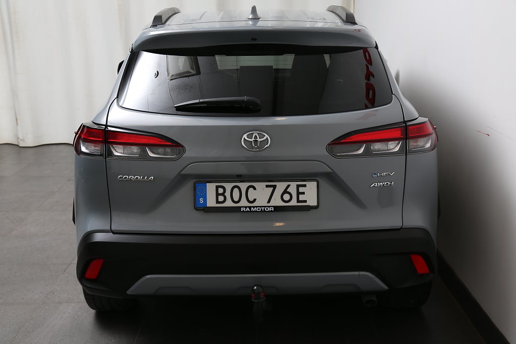Toyota Corolla Cross Hybrid AWD-i e-CVT 197hk Executive Navi JBL Motorv 2024