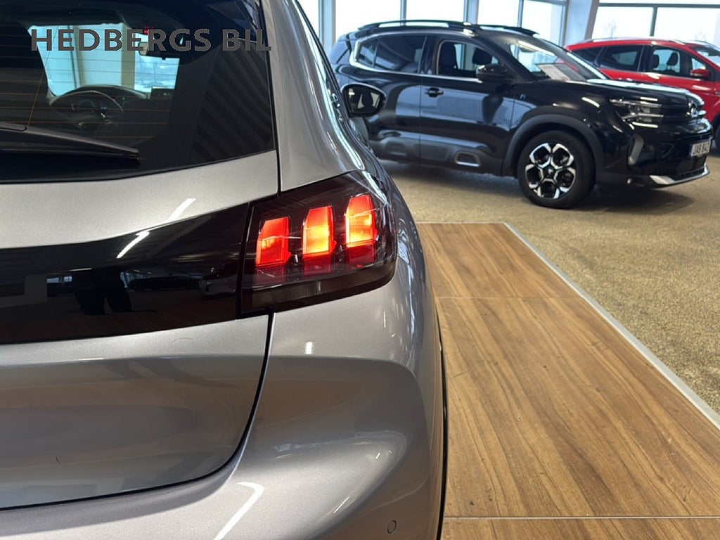 Peugeot E-208  thumbnail