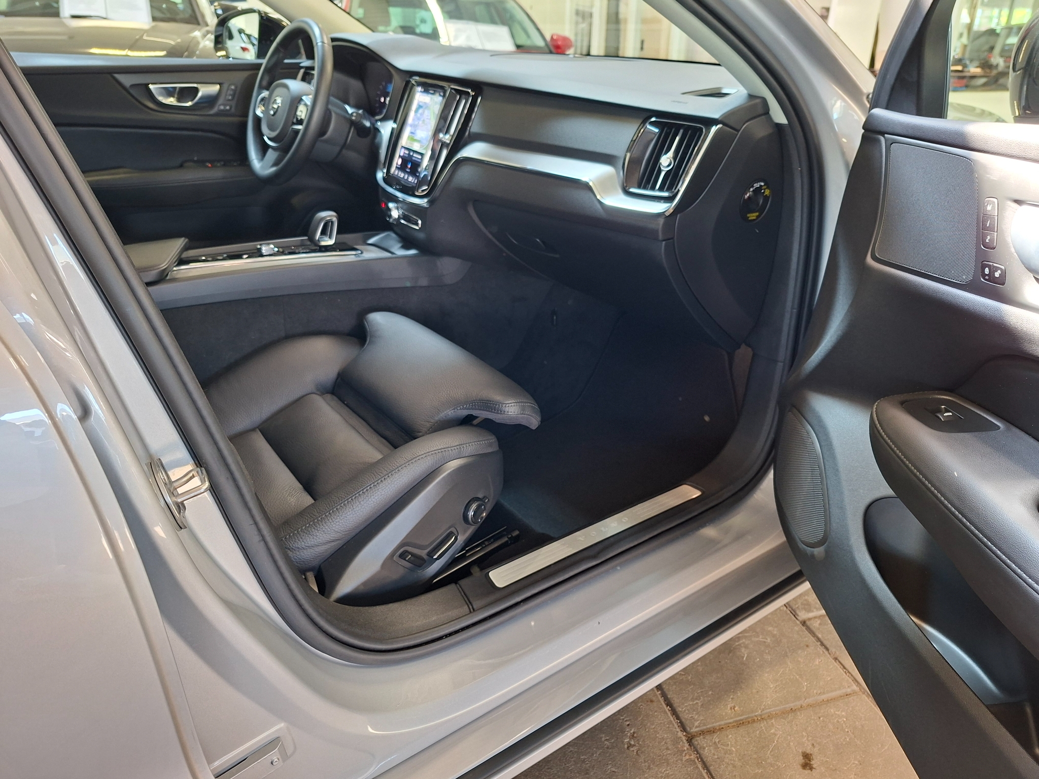 Volvo V60 B4 Geartronic Plus Dark 2024, bild 6/53