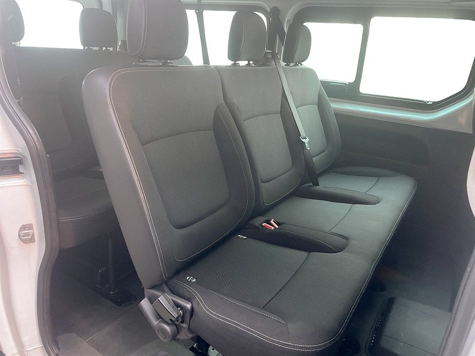 Bild på Nissan Primastar CREW 2.0 dCi 150hk Aut - 9-SITS,VÄRMARE,DRAG