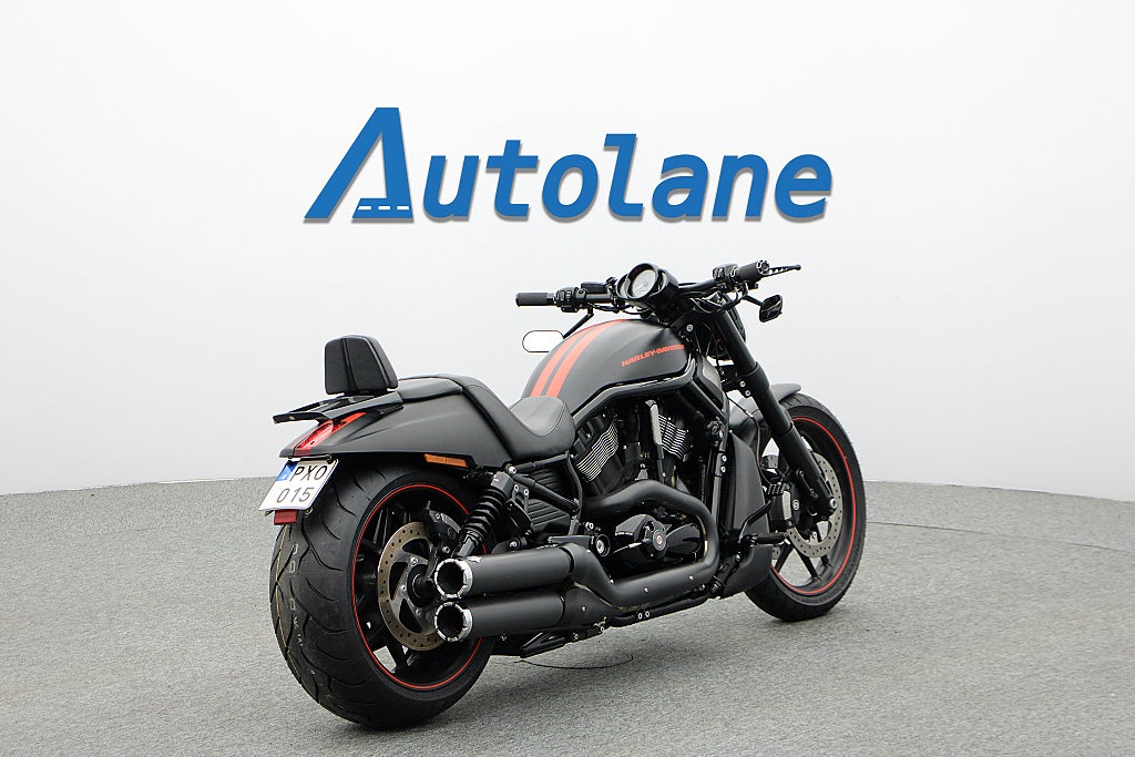 Harley-Davidson VRSCDX Night Rod Special *Vance & Hines Nyservad Nytt bakdäck