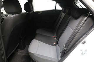 Halvkombi Hyundai i20 8 av 20