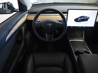 Sedan Tesla Model 3 16 av 23