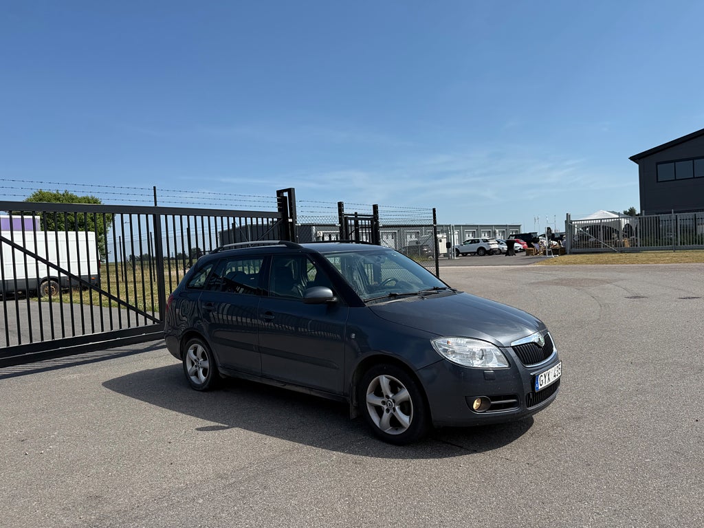Skoda Fabia Kombi 1.2 Års skatt 998kr Ny servad 