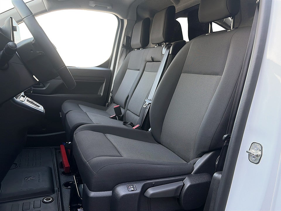 Bild på Peugeot Expert 2.0 BlueHDi 145hk Aut L3 B-KAMERA CARPLAY