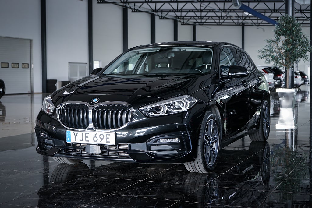 BMW 120D xDrive Steptronic Sport line | Skinn | Kamera | LED |