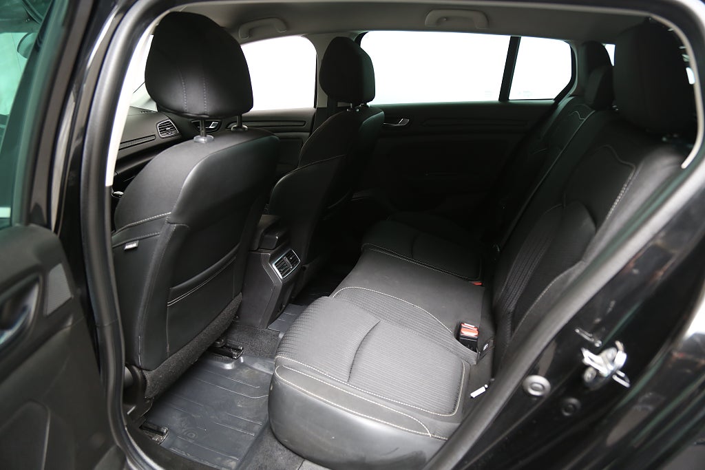 Renault Mégane 1,3 TCe 140hk Sport Tourer Navi Dragkrok 2019