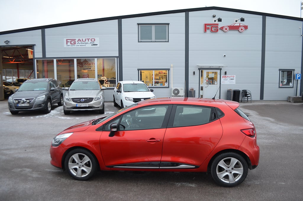 Renault Clio TCe 90 hk Dynamique Navi Backkamera Nybesiktigad