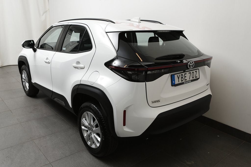 Toyota Yaris Cross 1,5 Hybrid e-CVT Active Motorvärmare 2024