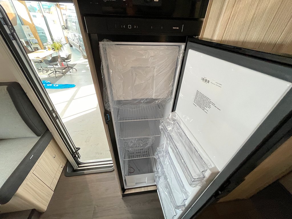 Sun Living S 75 SC / Taksäng /  B-körkort / Automat 140hk - Sun Living
