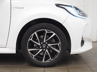 Halvkombi Toyota Yaris 9 av 23